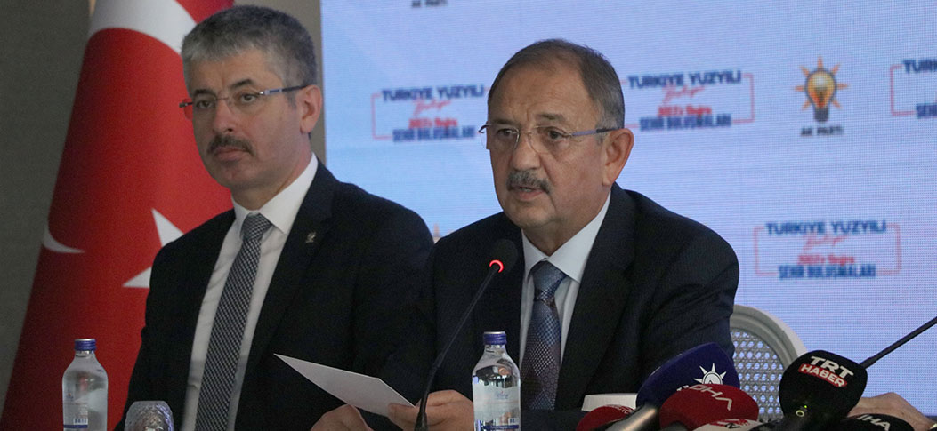 AK Parti geçtiğimiz 20 yılda siyasete getirdiği yeni anlayışlar, yaptığı hizmetler, kazandırdığı eserler, hayata geçirdiği projelerle vatanın her karış toprağına damgasını vurmuştur